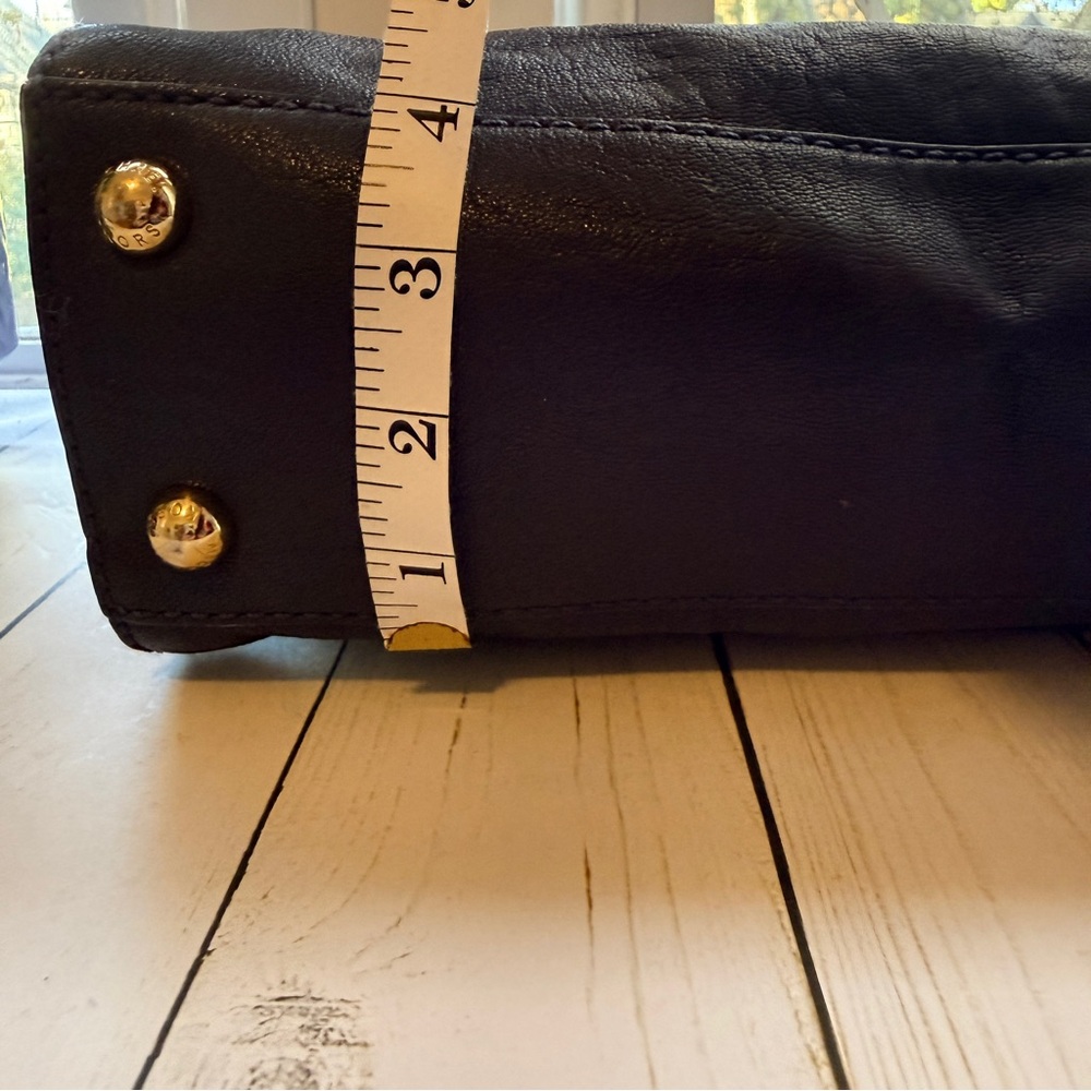 Michael Kors | Navy Hamilton Satchel with Gold Accents - Picture 9 of 12